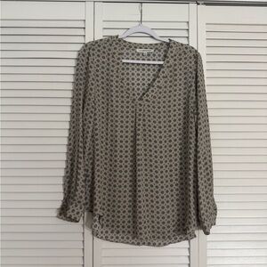 Lex & Madison Lightweight Printed V-Neck Boho Blouse Beige/Black Bohemian Sz M